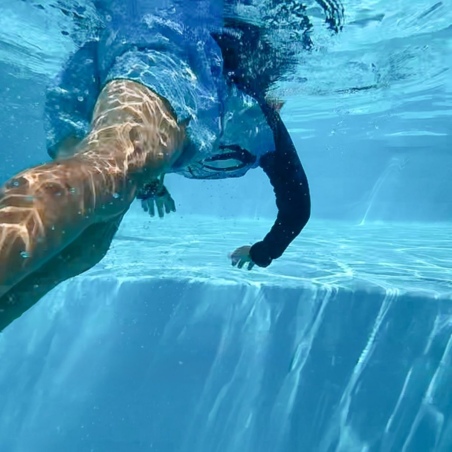 Pool AQUA 6.1 x 2.85 - H.1.31 m mit Liegefläche, hellblau, mit am Beton verschraubten Stahlprofilen