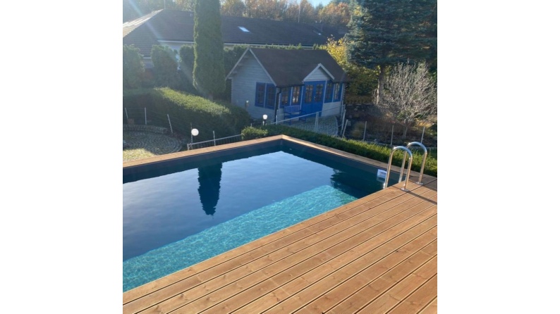 Pool AQUA 7 x 3.75 - H.1.45 m, grau, mit am Beton verschraubten Stahlprofilen