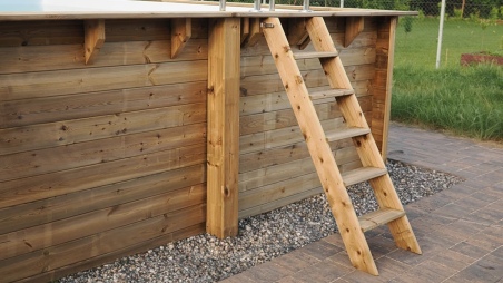 Holzpool 8.57x4.57 - H.1.31 m - mit Filtration und Schrank für Zubehör