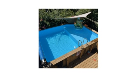 Pool NEMO 4.3 x 3 - H.1.18 m mit Liegefläche, sandfarben, mit am Beton verschraubten Stahlprofilen