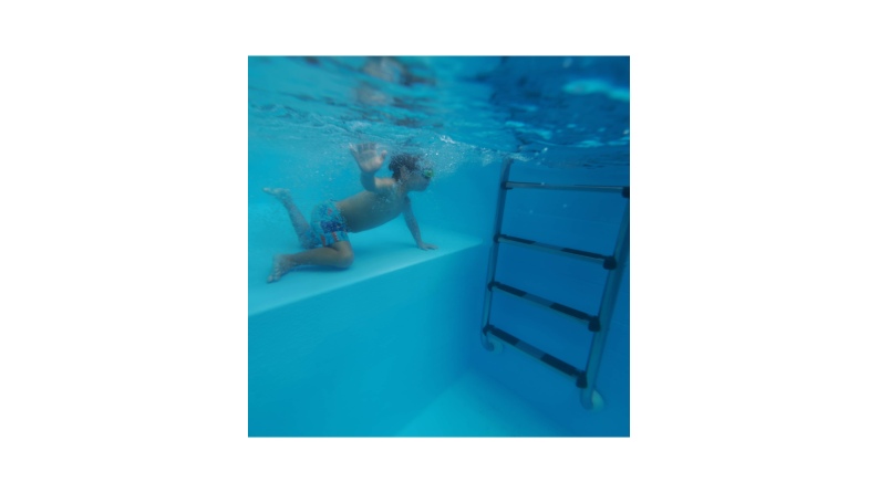 Pool NEMO 7.3 x 3.97 - H.1.45 m mit Liegefläche, sandfarben, mit am Beton verschraubten Stahlprofilen